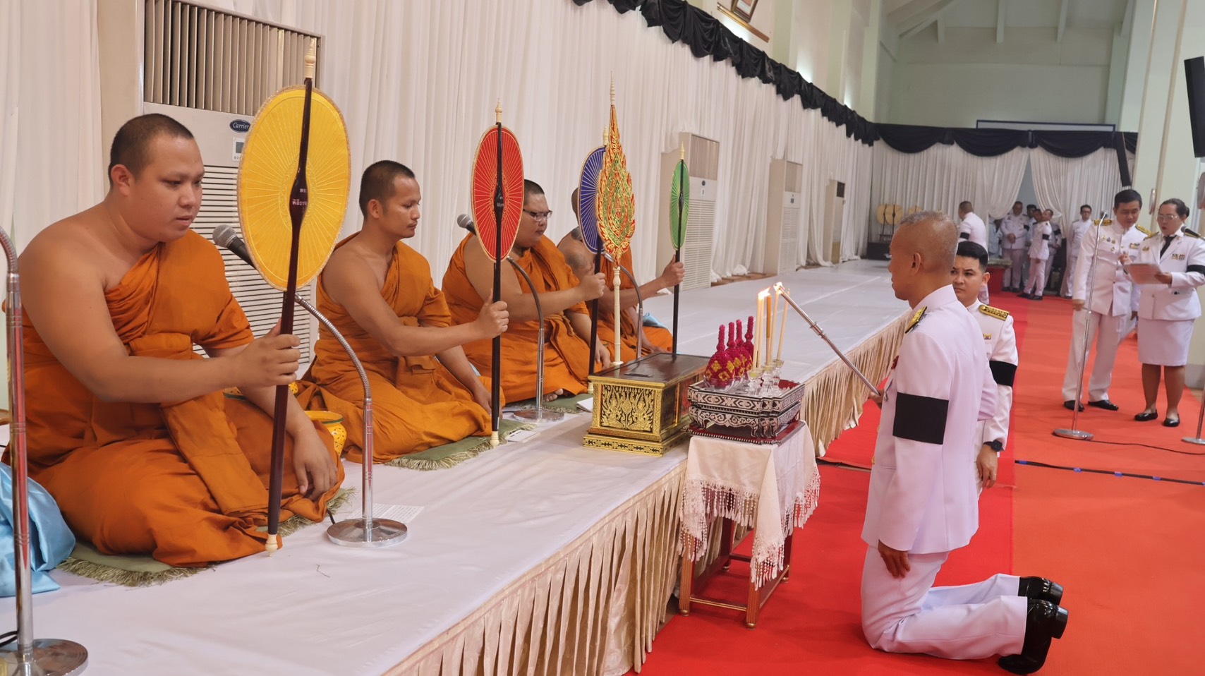 จังหวัดสุพรรณบุรี จัดพิธีบำเพ็ญกุศลทักษิณานุประทานอุทิศถวายพระราชกุศลแด่สมเด็จพระนางเจ้าสิริกิติ์ พระบรมราชินีนาถ พระบรมราชชนนีพันปีหลวง เสด็จสวรรคตครบสตมวาร (100 วัน)