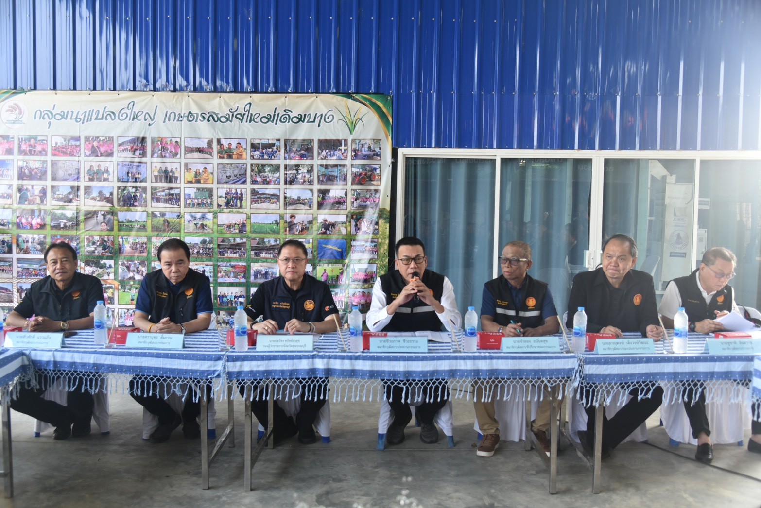 ประธานคณะกรรมการขับเคลื่อนโครงการสมาชิกวุฒิสภาพบประชาชน กลุ่มภาคกลาง (ตอนบน) และคณะสมาชิกวุฒิสภา ลงพื้นที่จังหวัดสุพรรณบุรี