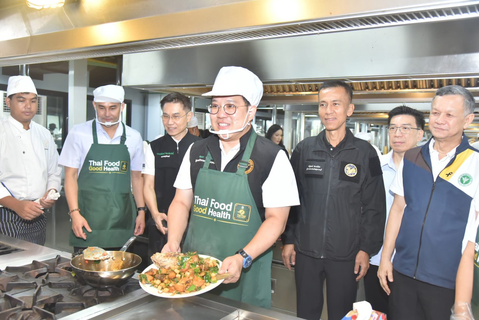 &ldquo;รมว.พัฒนา&rdquo; คิกออฟ &ldquo;Thai Food Good Health&rdquo; นำร่อง เขตสุขภาพที่ 5 ยกระดับอาหารไทยสู่มาตรฐานอาหารสุขภาพสากล -ปักธง &ldquo;77 จังหวัด 770 เมนู&rdquo; เปลี่ยน Soft Power เป็น Health Power สร้างมูลค่าเศรษฐกิจสุขภาพ