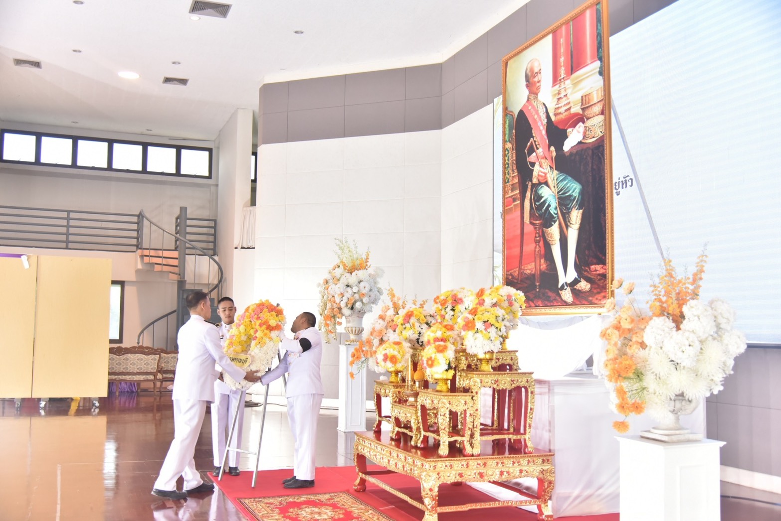 จังหวัดสุพรรณบุรีจัดงานรัฐพิธี "วันคล้ายวันสวรรคตของพระบาทสมเด็จพระจอมเกล้าเจ้าอยู่หัว" ประจำปีพุทธศักราช 2569